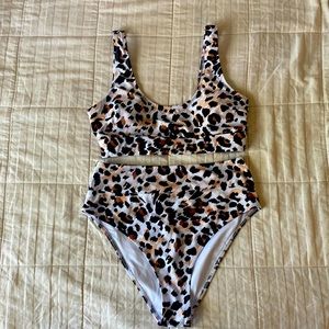 Bathing suit leopard print size medium brand popvil